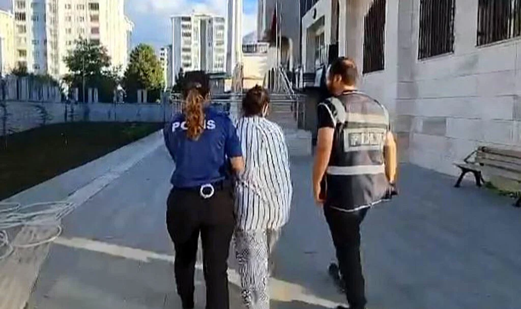 Samsun'da Hırsızlık Suçundan Aranan Kadın Yakalandı