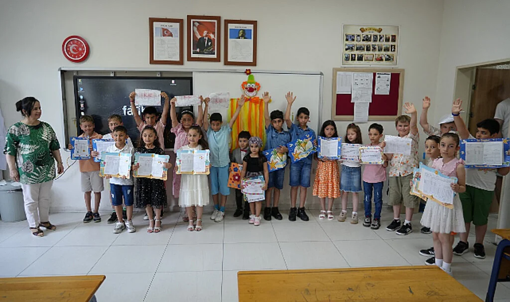 Samsun'da İkiz ve Üçüz Öğrencilerin Karne Heyecanı