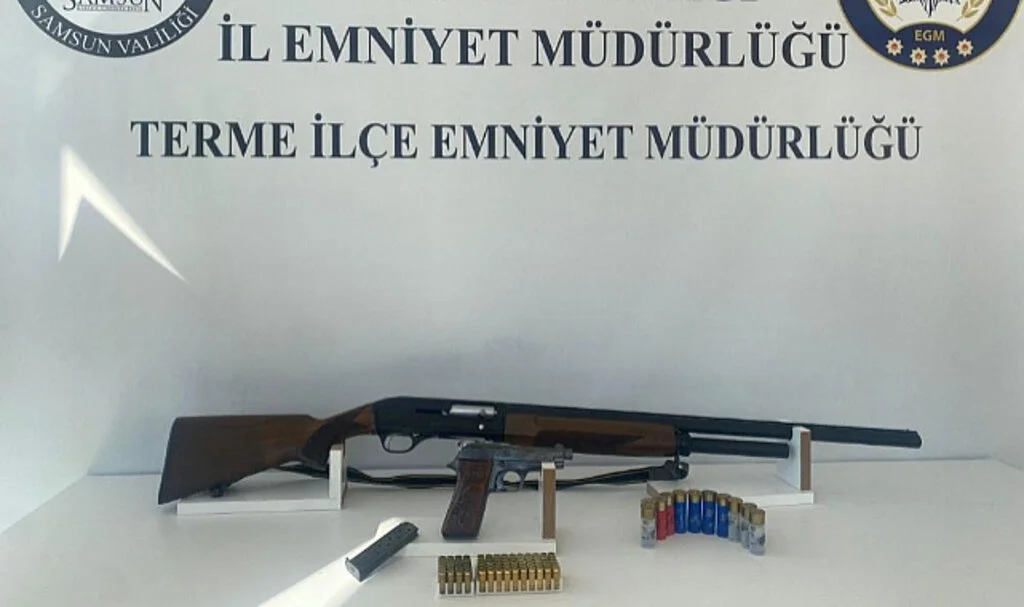 Samsun’da Kenevir ve Ruhsatsız Tabanca Ele Geçirildi