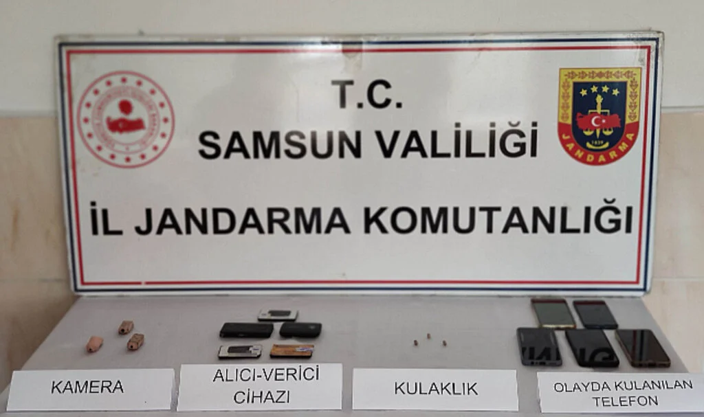 Samsun'da Kopya Düzenekli Ehliyet Sınavına Baskın