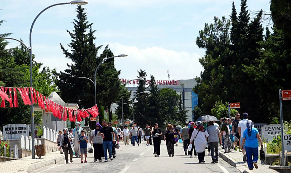 Samsun'da Kurban Bayramı Öncesi Mezarlıklar Doldu Taştı