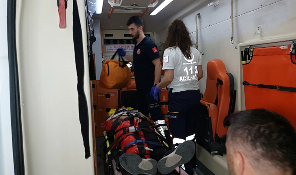 Samsun'da Motosiklet ve Ticari Araç Çarpıştı: 2 Yaralı