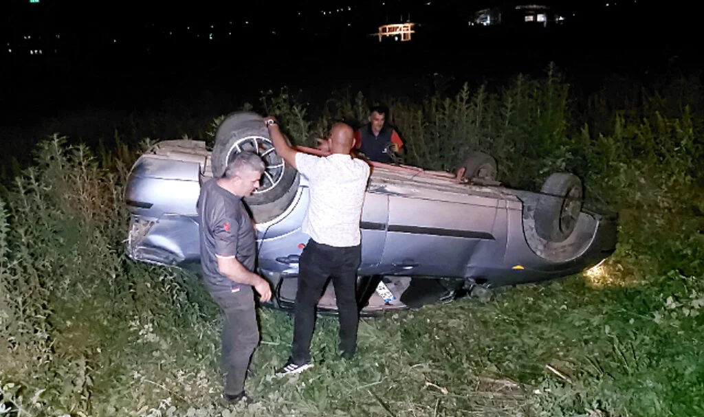 Samsun'da Otomobil Şarampole Yuvarlandı: 1 Yaralı