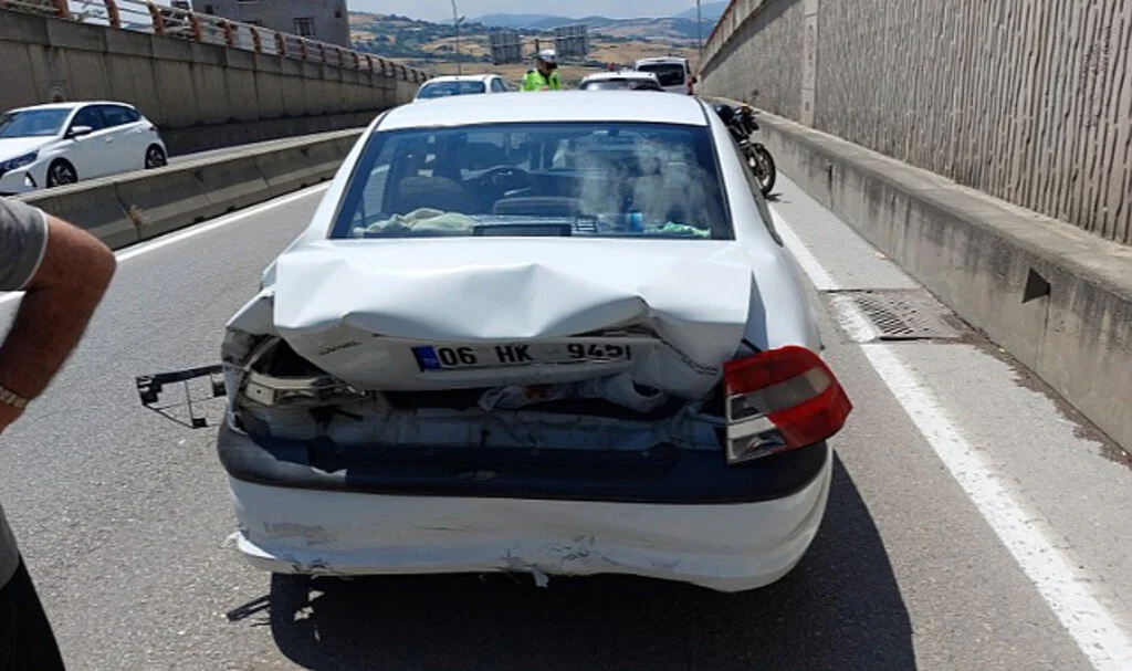 Samsun'da Trafik Kazası: 3 Yaralı