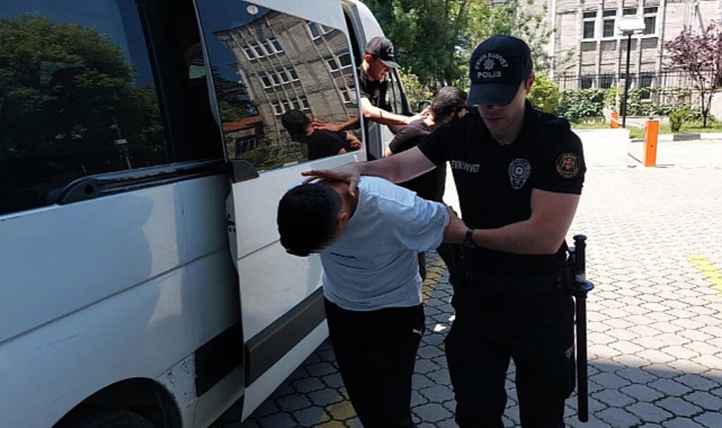 Samsun'da Uyuşturucu Operasyonu: 4 Kişi Gözaltına Alındı