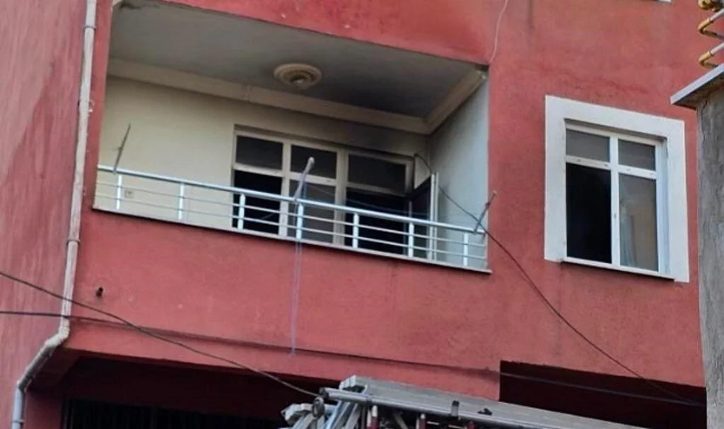 Samsun'da Yangında Mahsur Kalan Aile Kurtarıldı