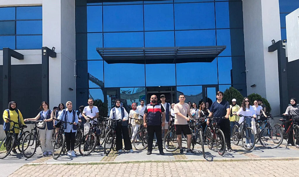 Samsun Gençlik Platformu Bisiklet Turu ile Özgürlüğü Kutladı
