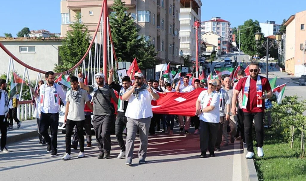 Samsun Kavak'ta 'Özgür Filistin' Yürüyüşü Düzenlendi