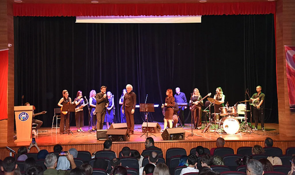 Samsun Vezirköprü Kadın Orkestrası Yılın Konserini Verdi