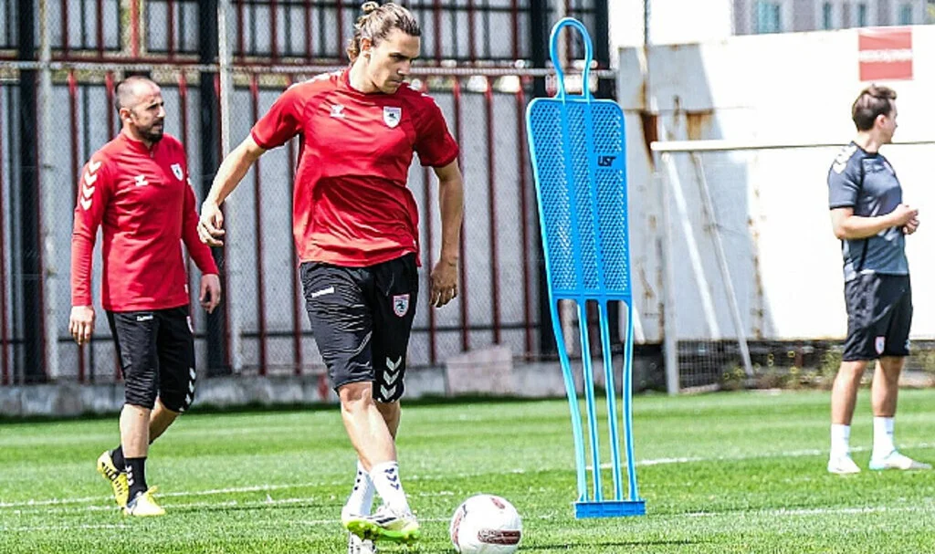 Samsunspor, Taylan Antalyalı İçin Galatasaray'la Görüşüyor
