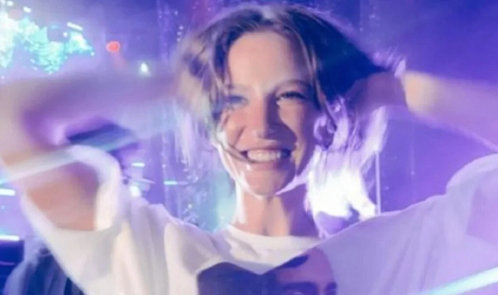 Serenay Sarıkaya ile Mert Demir Aşkı