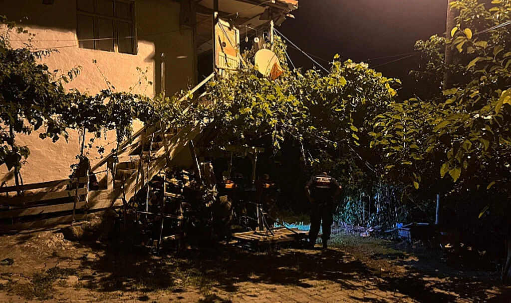 Silahlı Kavga: Kadın Hayatını Kaybetti, Eşi Yaralandı