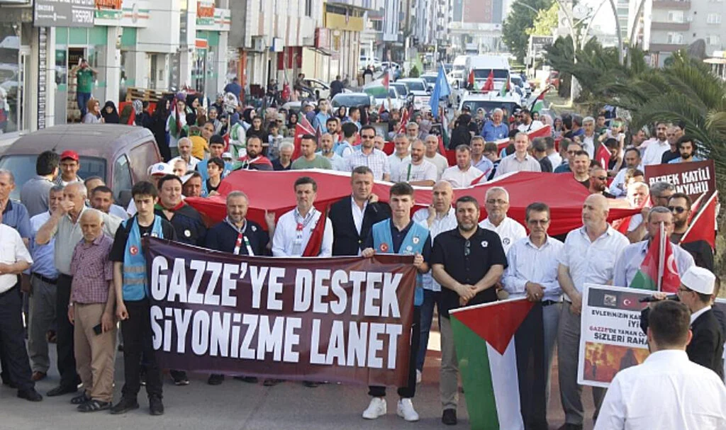Tekkeköy’de İsrail’e Lanet, Filistin’e Destek Yürüyüşü