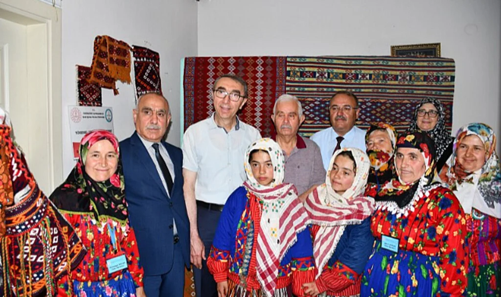 Vezirköprü Halk Eğitim Merkezi Kursiyerlerinin Ürünleri Görücüye Çıktı