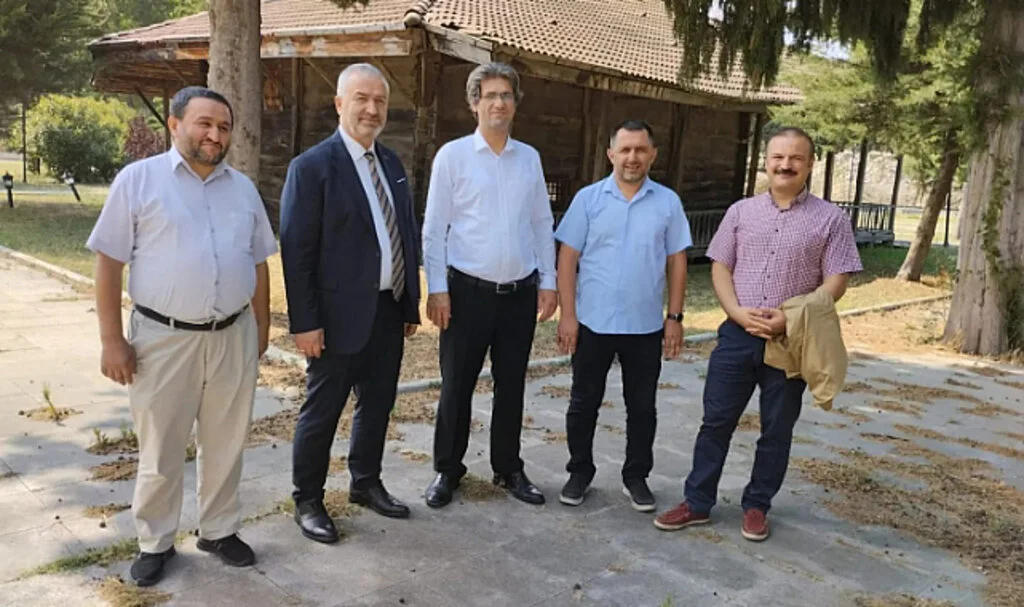 19 Mayıs ilçesindeki tarihi ahşap camide incelemede bulunuldu 