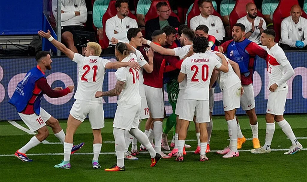 A Milli Futbol Takımımız Tarihinde 3. Kez Avrupa'da Çeyrek Finale Yükseldi