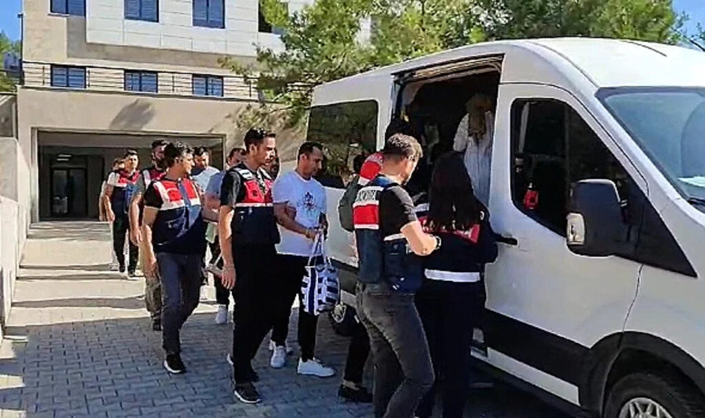 ABD Bayraklı Tekneyle Kaçmaya Çalışan 6 FETÖ Üyesi Tutuklandı