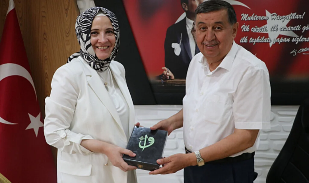 AK Parti Kadın Kolları Başkanı'ndan Murat İkiz’e Ziyaret