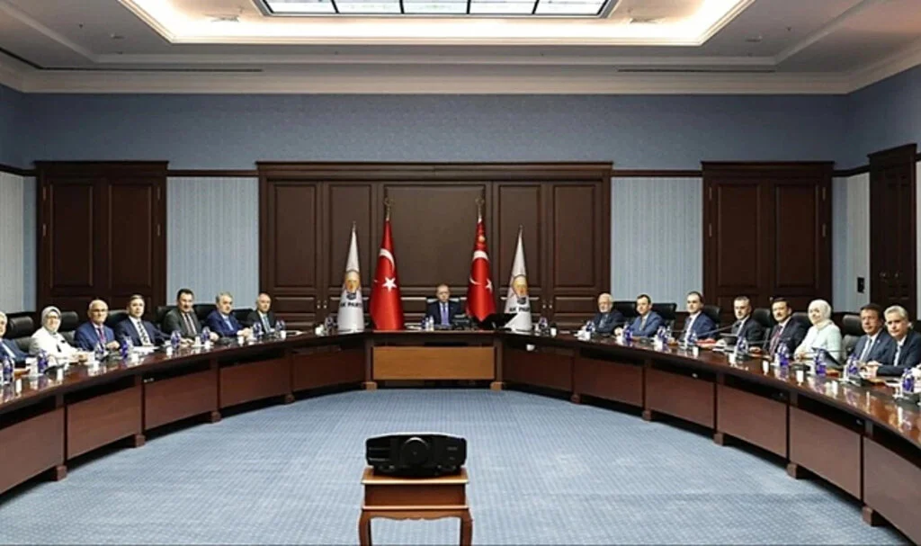 AK Parti Kadın Kolları'ndan 3 Çocuklu Anneler İçin Asgari Ücret Destek Önerisi