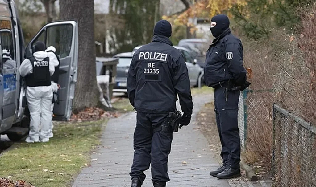 Almanya'da Kaşar Peyniri Çalan Polis Meslekten Atıldı