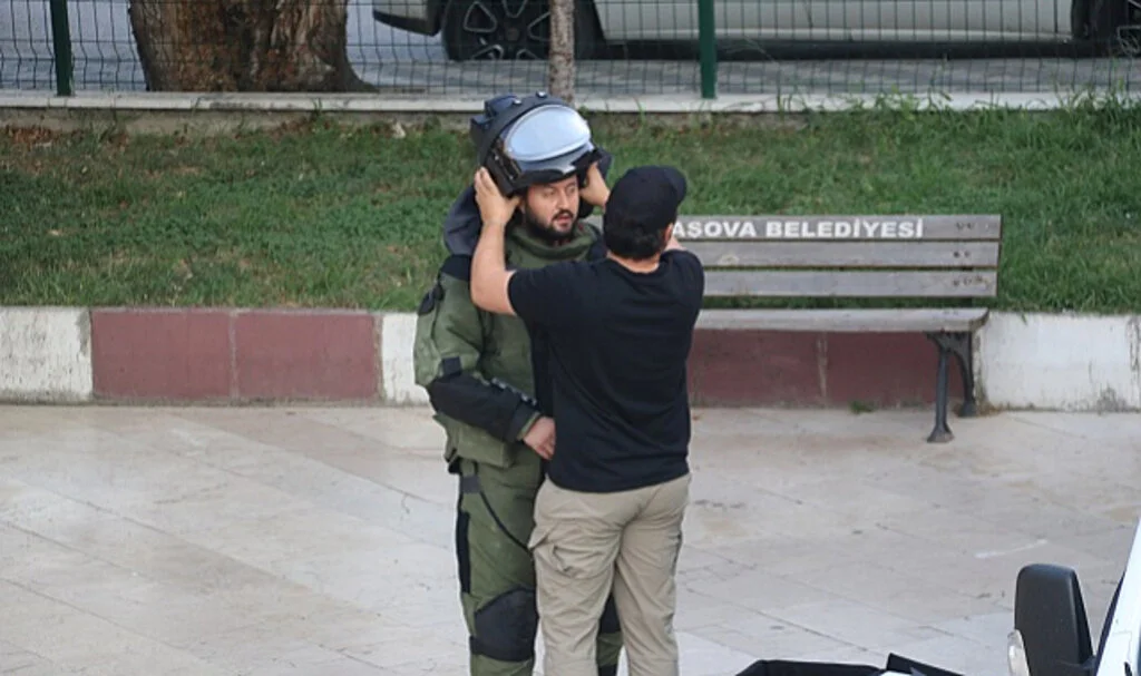 Amasya'da Şüpheli Çanta Fünye ile Patlatıldı