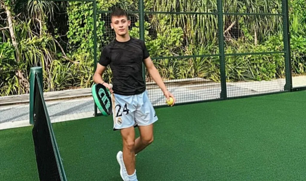 Arda Güler Tatilin Keyfini Çıkarıyor