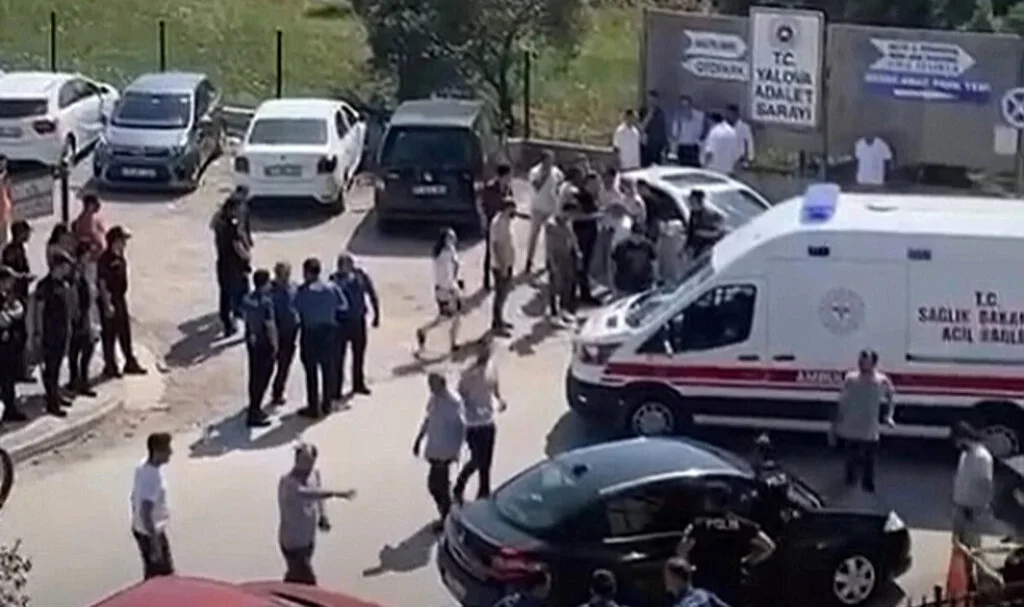 Artık Adliyelerde de Silahlı Çatışma Var