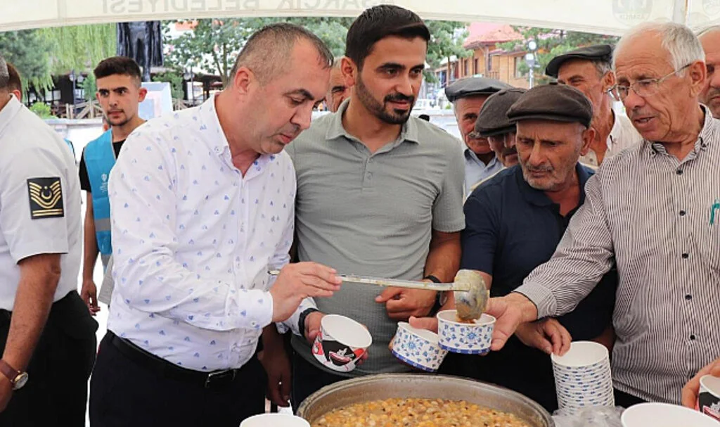 Asarcık'ta 500 Kişiye Aşure İkramı
