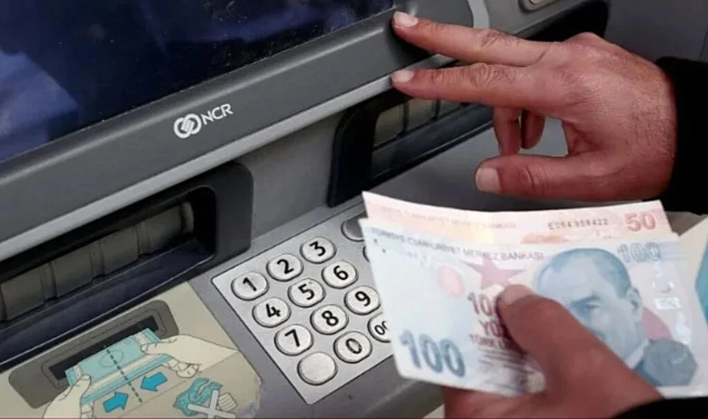ATM'lerde Köklü Değişiklikler: Bunu Yaparsanız Kartınızı Yutacak