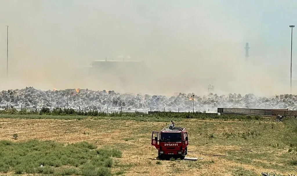 Aydın Söke'deki Kağıt Fabrikasında 29 Saatlik Yangın