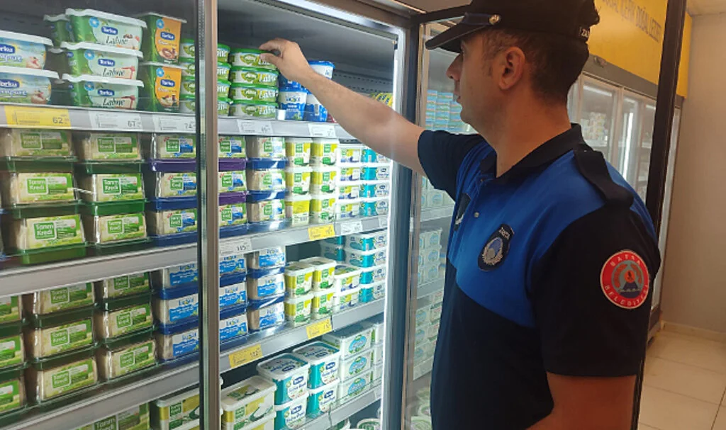 Bafra'da Zabıta Ekiplerinden Marketlerde Denetim