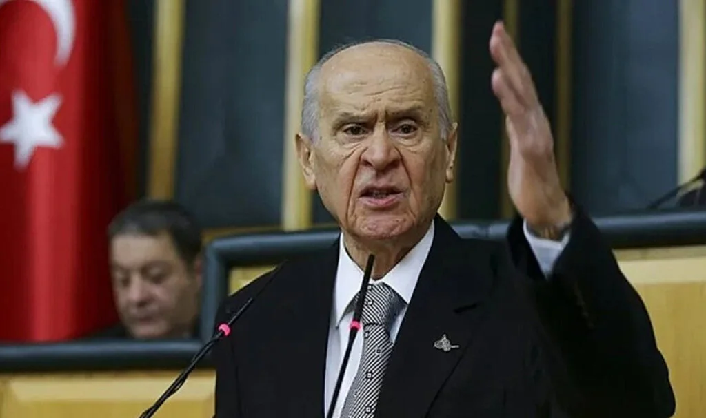 Bahçeli'den Özgür Özel'e Sert Eleştiri: Emeklilere Mesaj Verdi
