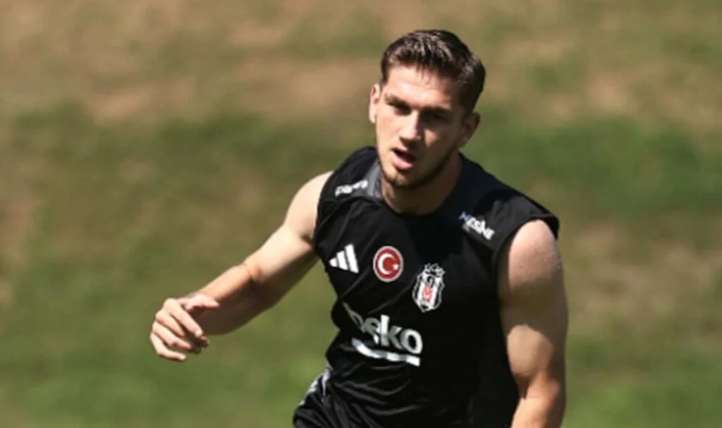 Beşiktaş'ta 9 numara Semih Kılıçsoy'un!