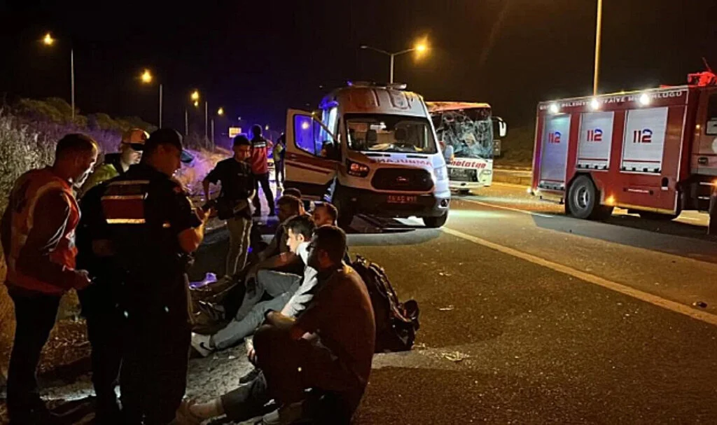 Bolu'da İki Yolcu Otobüsü Çarpıştı: 15 Yaralı