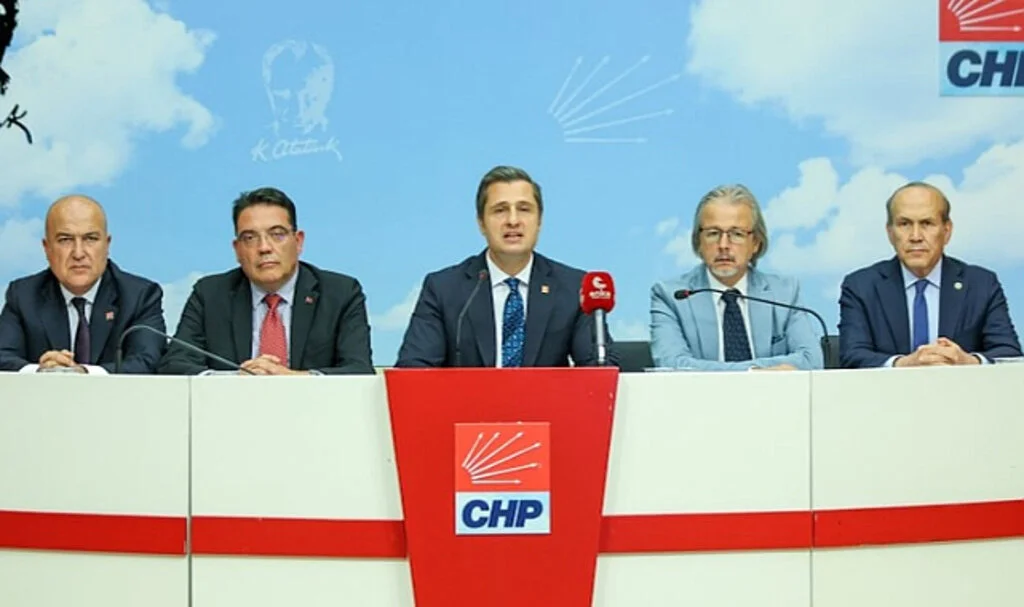 CHP'de 'Mavi Vatan' Toplantısı: Hamaset Malzemesi Yapılamaz