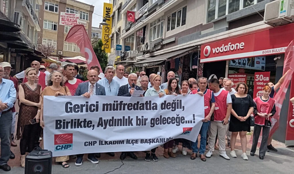 CHP İlkadım'dan yeni eğitim müfredatına tepki 