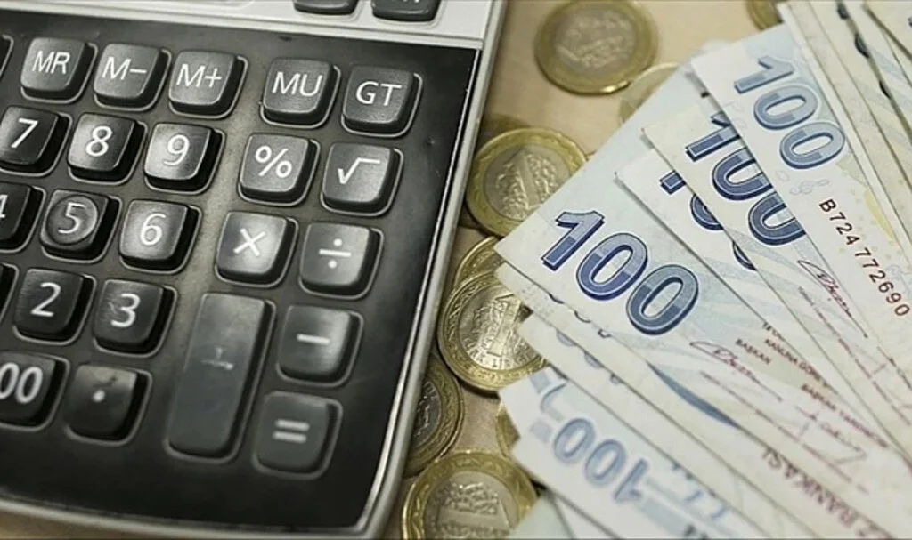 Deutsche Bank'tan Türkiye Ekonomisi Tahmini: Enflasyon Düşecek, Dolar Yükselecek