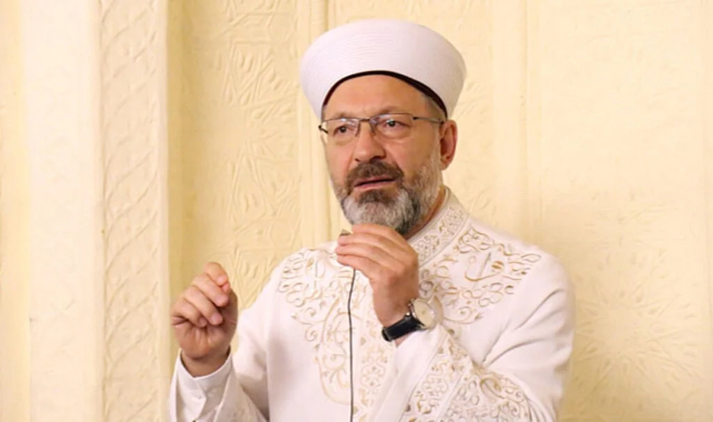 Diyanet İşleri Başkanı: Evlilik Yaşı 25-30'lara Çıkıyor, Gençlerimizi Uyaralım
