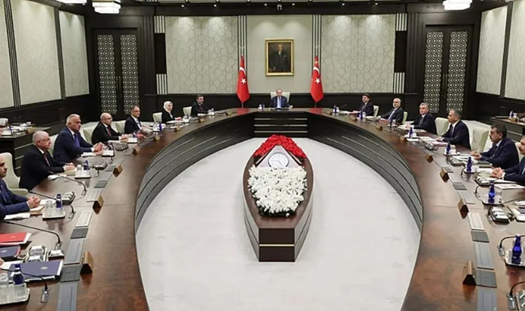 Emekli, Memur, Asgari Ücretlinin Gözü Maaş Zammında