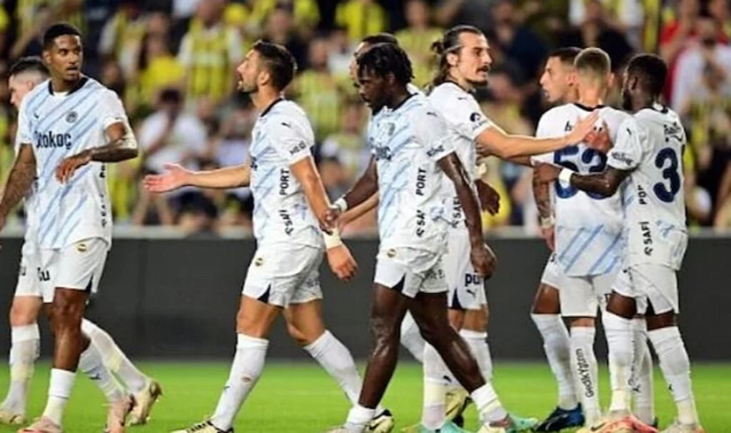 Fenerbahçe'nin Lugano maçı kamp kadrosu açıklandı