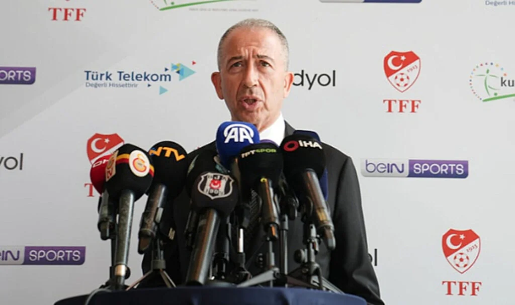 Galatasaray'da transfer müjdesi: Yakında 2-3 Transferimizi...