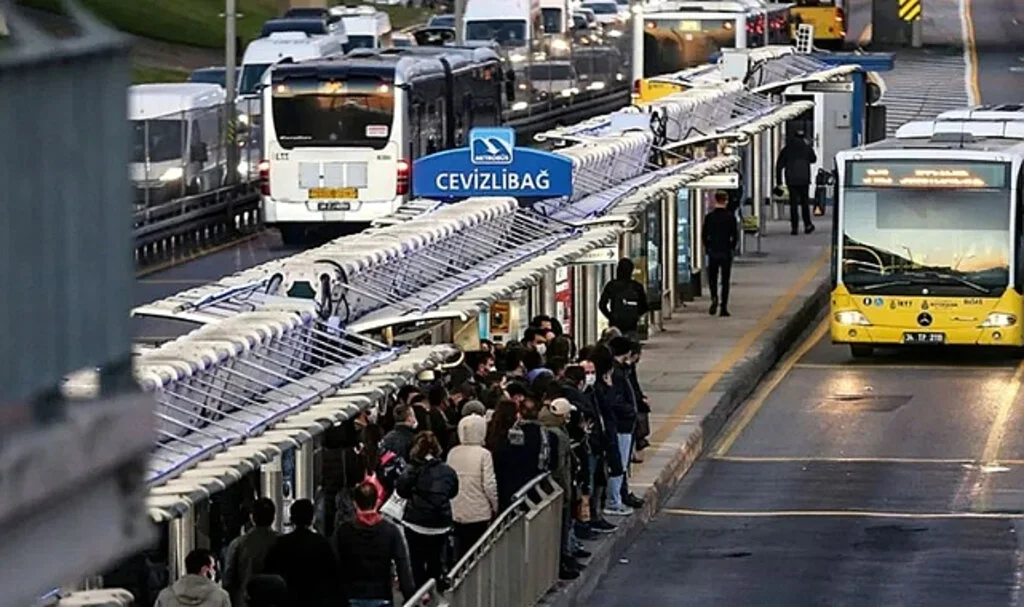 İBB'den İş Arayanlara Ücretsiz Ulaşım Desteği