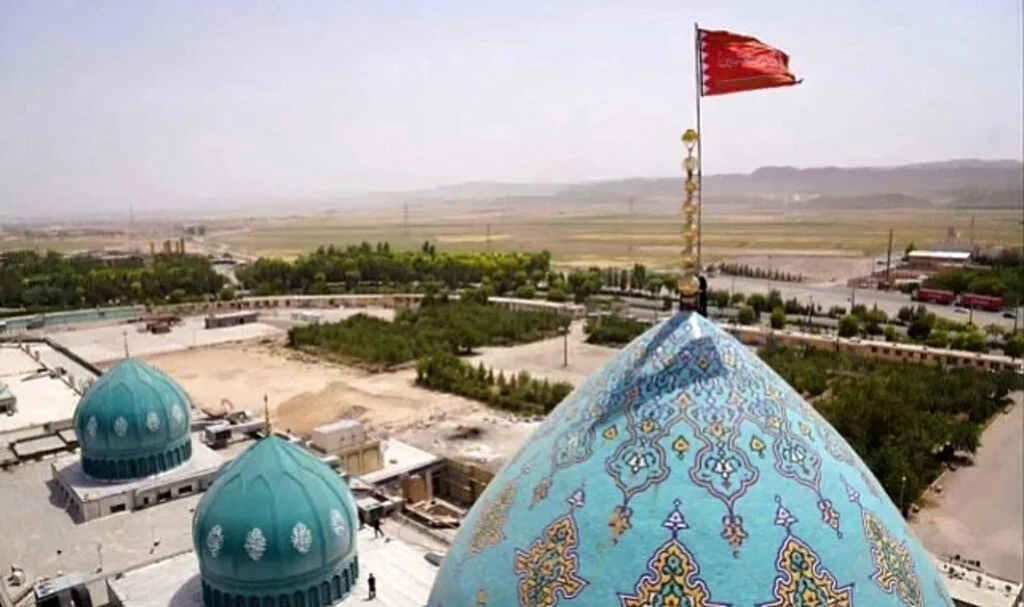 İran, Haniye Suikastı Sonrası "Hüseyin'in İntikamı" Bayrağını Göndere Çekti