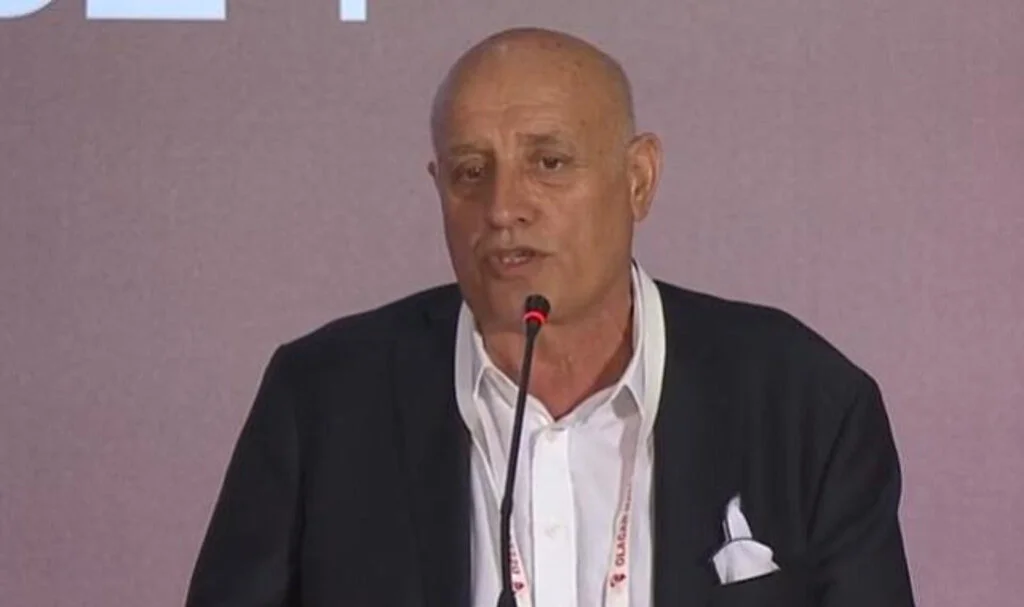İstanbulspor Başkanı Sarıalioğlu'ndan Büyükekşi'ye: Kaçma Başkanım Gel Buraya