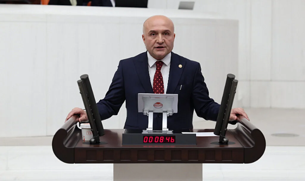 İYİ Parti Genel Başkan Yardımcısı Erhan Usta: EYT'lilere asalak muamelesi  yapılmasına izin vermeyiz