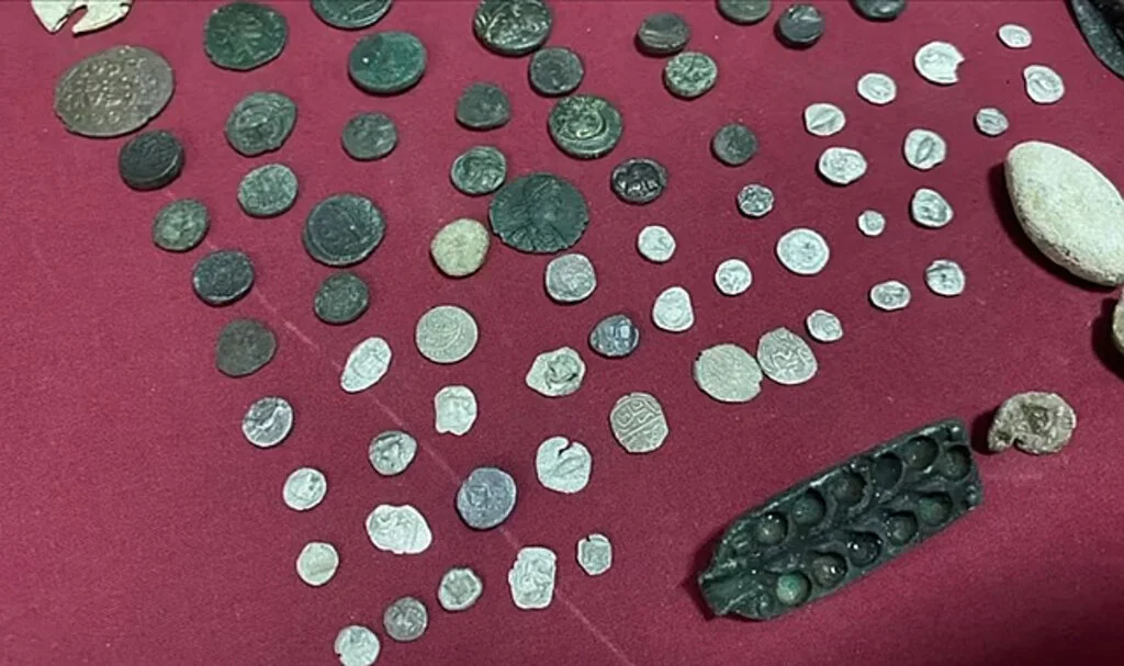 İzmir Merkezli Define-1 Operasyonunda 47 Şüpheli Yakalandı