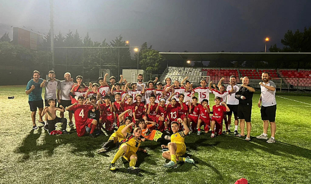Kadıköyspor'da çifte şampiyonluk