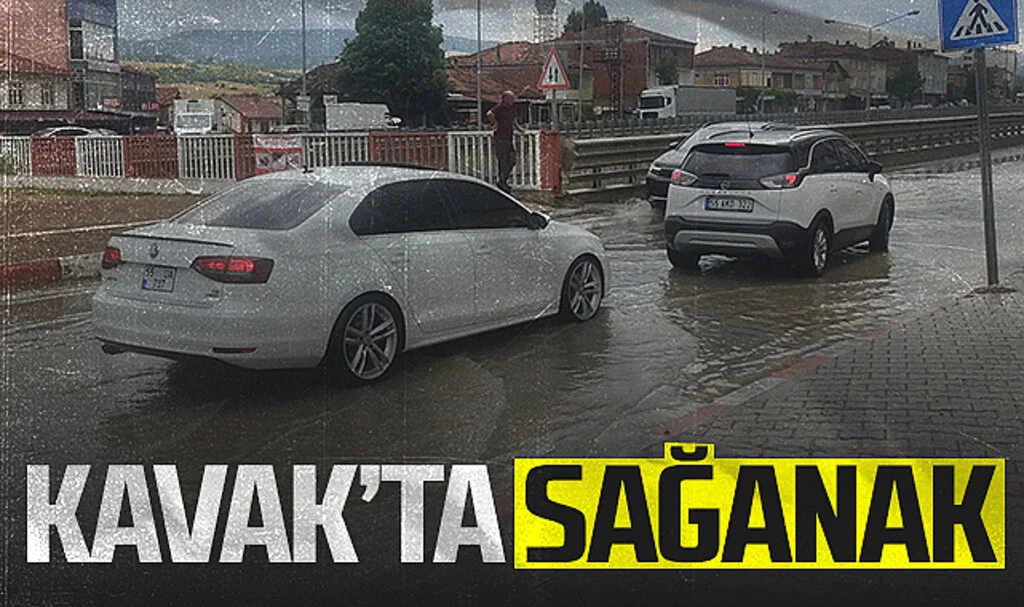 Kavak'ta Sağanak Yağış Sonrası Su Birikintileri Oluştu