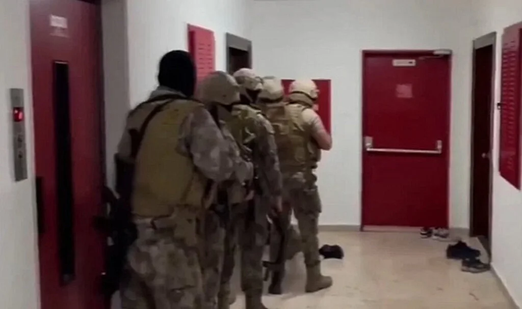 Kuyu-11 Operasyonu: 61 Şüpheli Yakalandı