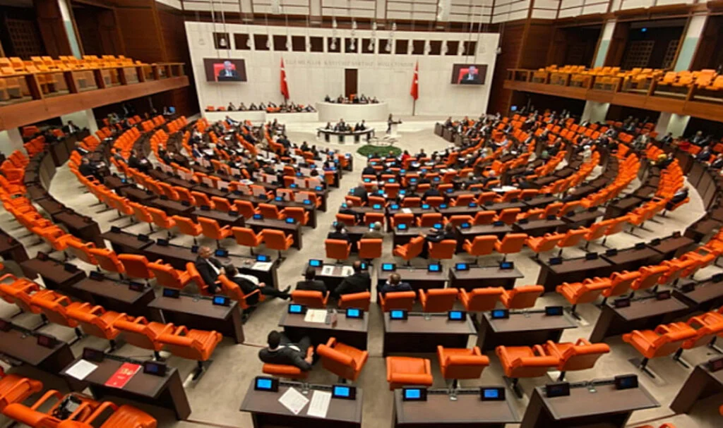 Meclis'e Ziyaretçi Yasağı
